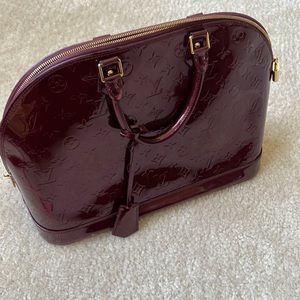 LOUIS VUITTON Vernis Alma PM in Rouge Fauviste.